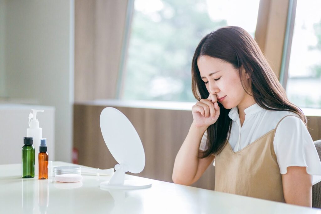 朝の「モーニングアタック」対策｜起きた瞬間のくしゃみ・鼻水を防ぐ方法